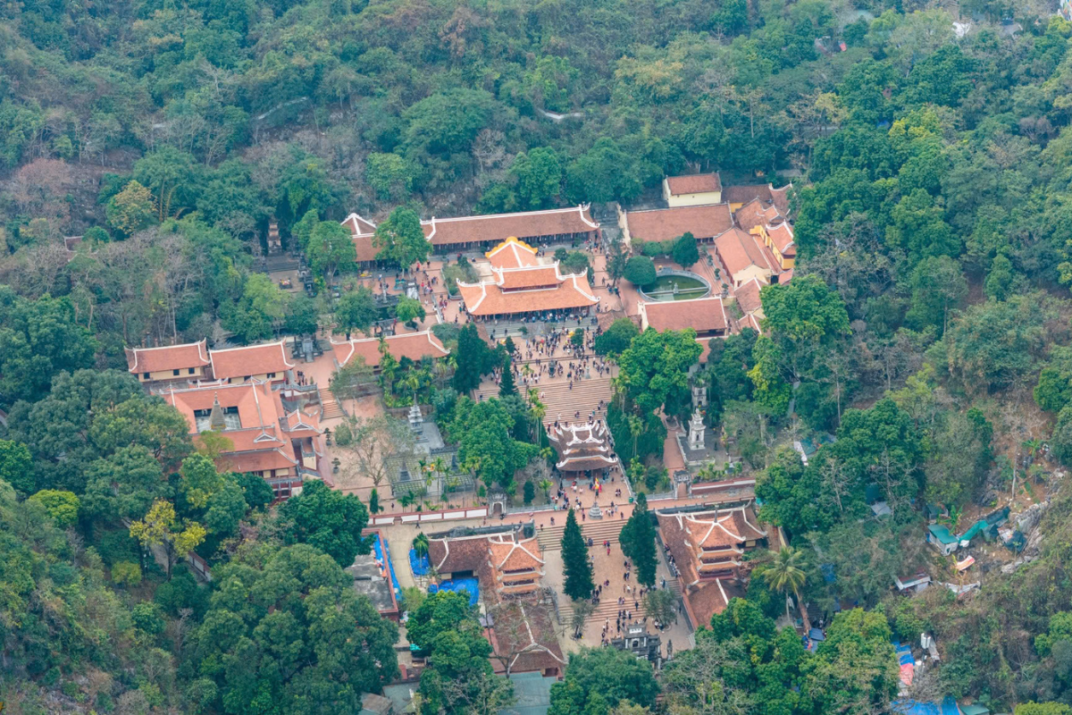 Perfume Pagoda Overview from top