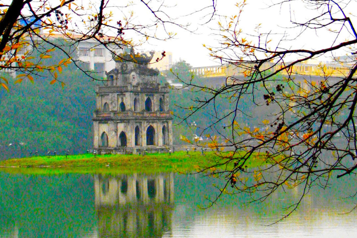 Hoan Kiem lake