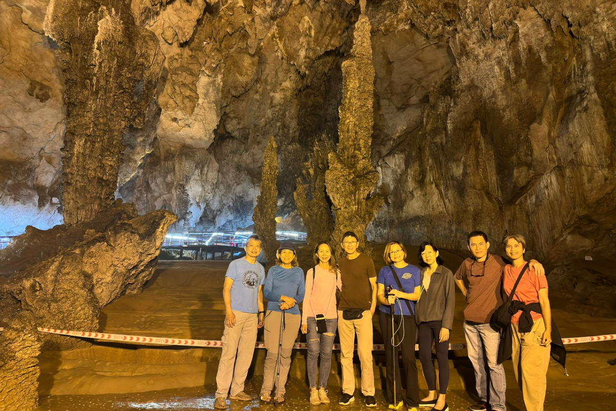 clients of world mate travel in Nguom Ngao cave