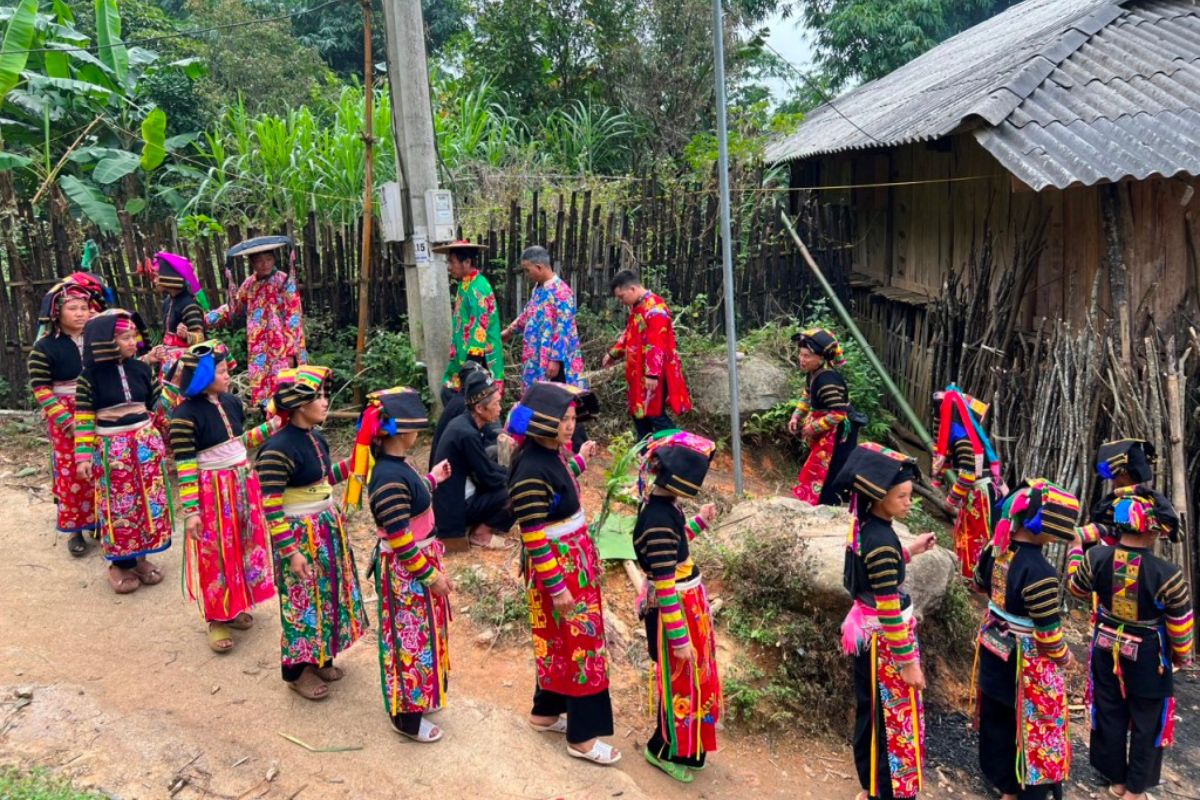 Cultural festival in Khuoi Khon