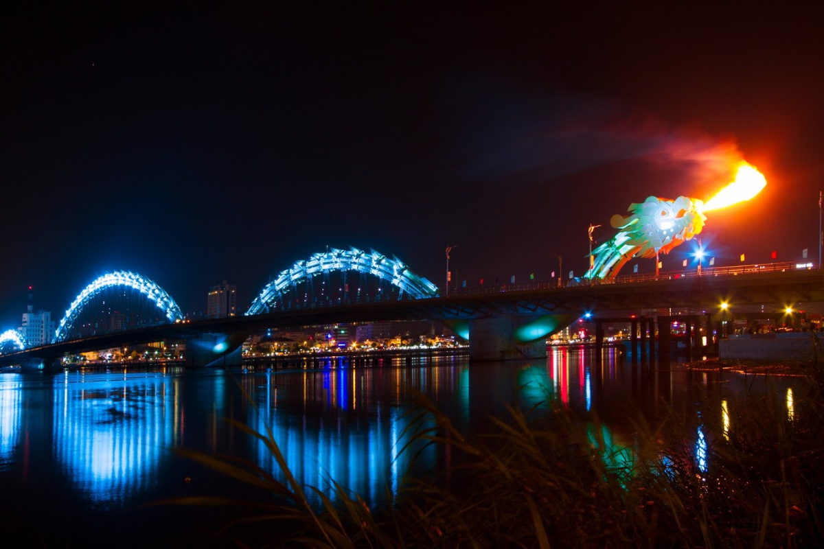 Dragon Bridge in Da Nang with water and fire show