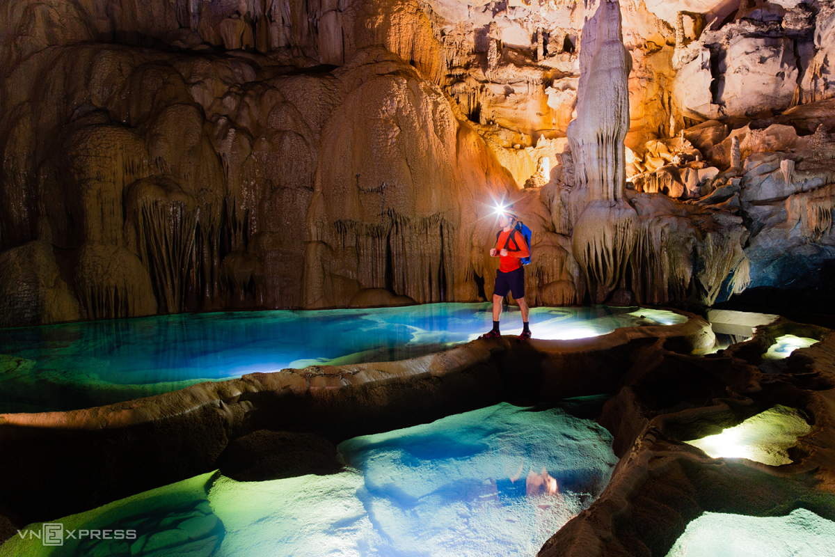 Hung Thoong Cave System in Quang Binh Vietnam WorldMateTravel