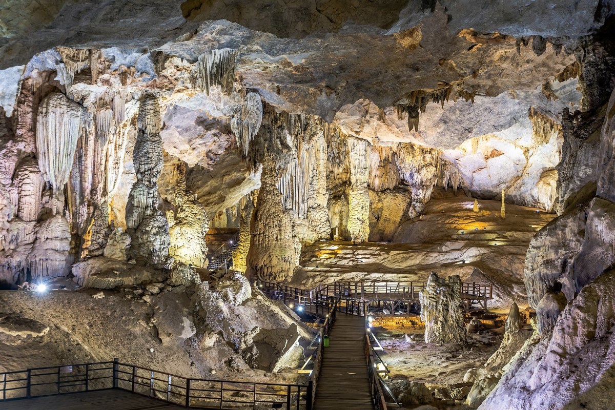 Paradise Cave in Quang Binh Vietnam WorldMateTravel