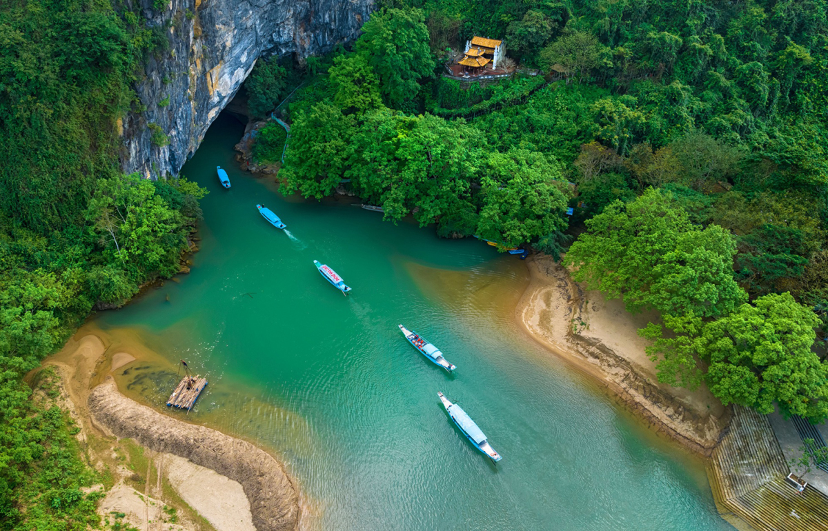 Phong Nha Cave in Quang Binh Vietnam WorldMateTravel