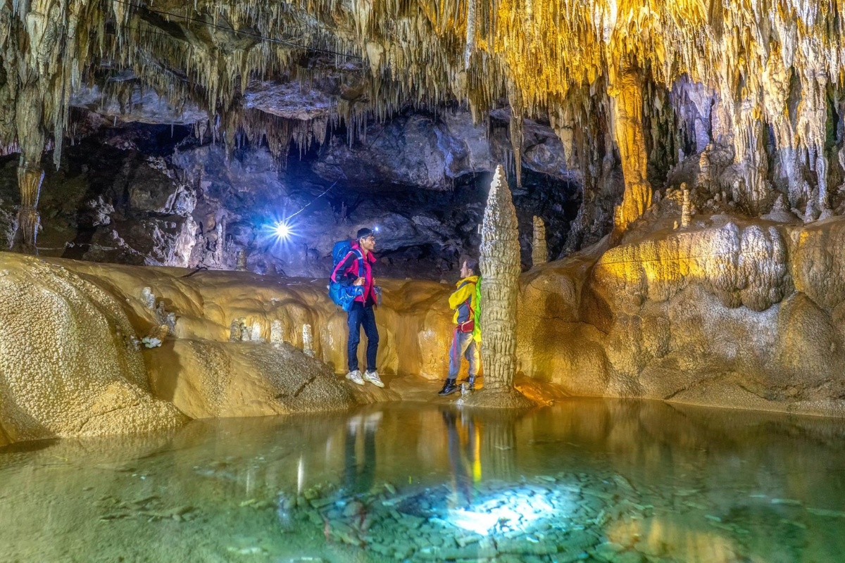 Stalactites inside Thien Mon Cave of the Pu Sam Cap cave system in Lai Chau, Vietnam