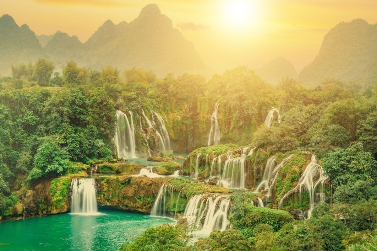 7D6N Hagiang - Du Gia - Meo Vac - Cao Bang - Ban Gioc Waterfall Tour