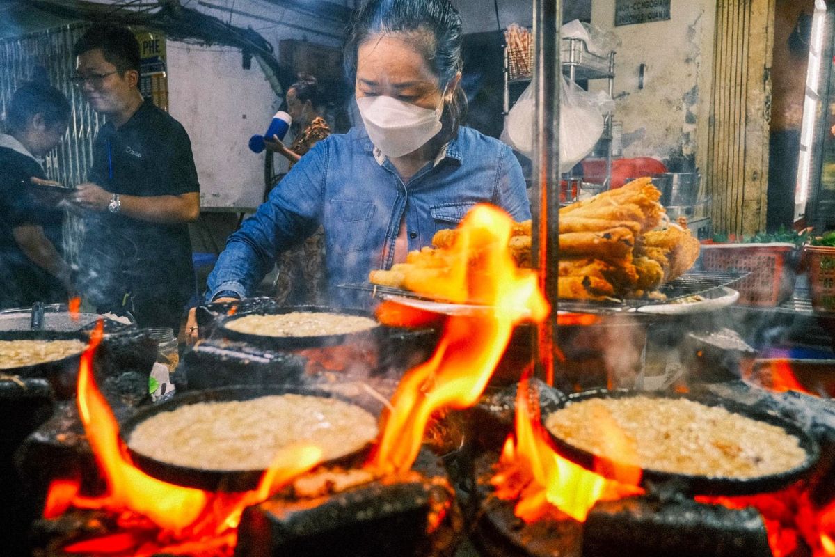 Vibrant street food scene in Ho Chi Minh City