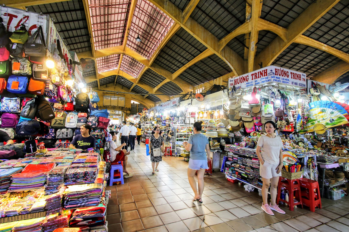 Busy Ben Thanh Market in Ho Chi Minh City