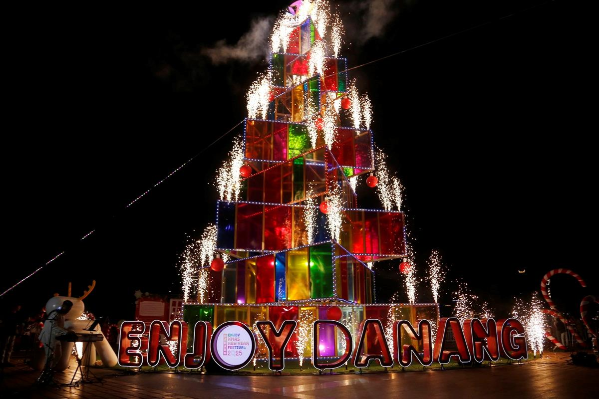 Christmas decorations and celebrations in Da Nang city