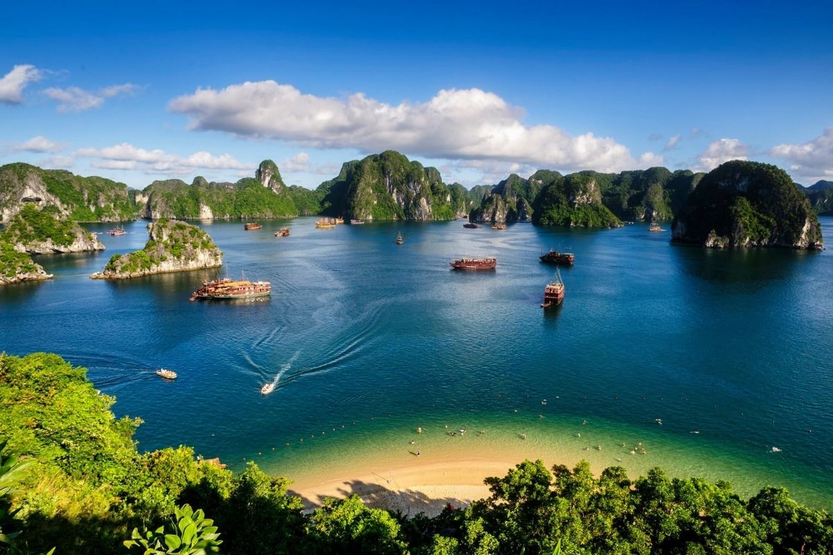 Hanoi– Halong Bay – Ho Chi Minh City 5 Days - World Mate Travel Vietnam