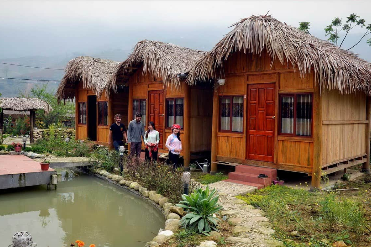 Stilt house homestay in Ban Den with river view and green surroundings