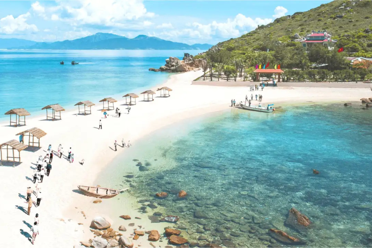  Hon Mun Island near Nha Trang