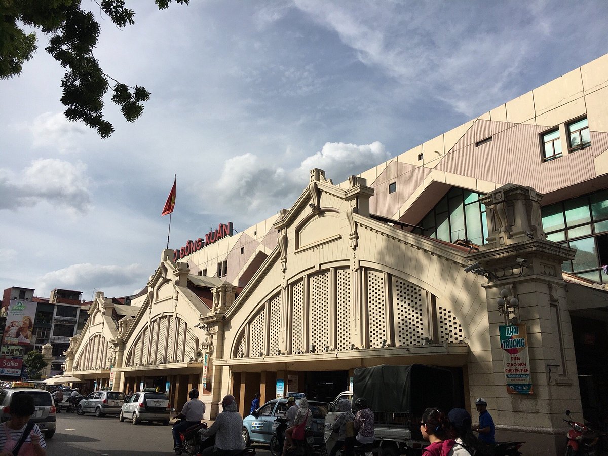 Dong Xuan Market places to visit in Hanoi