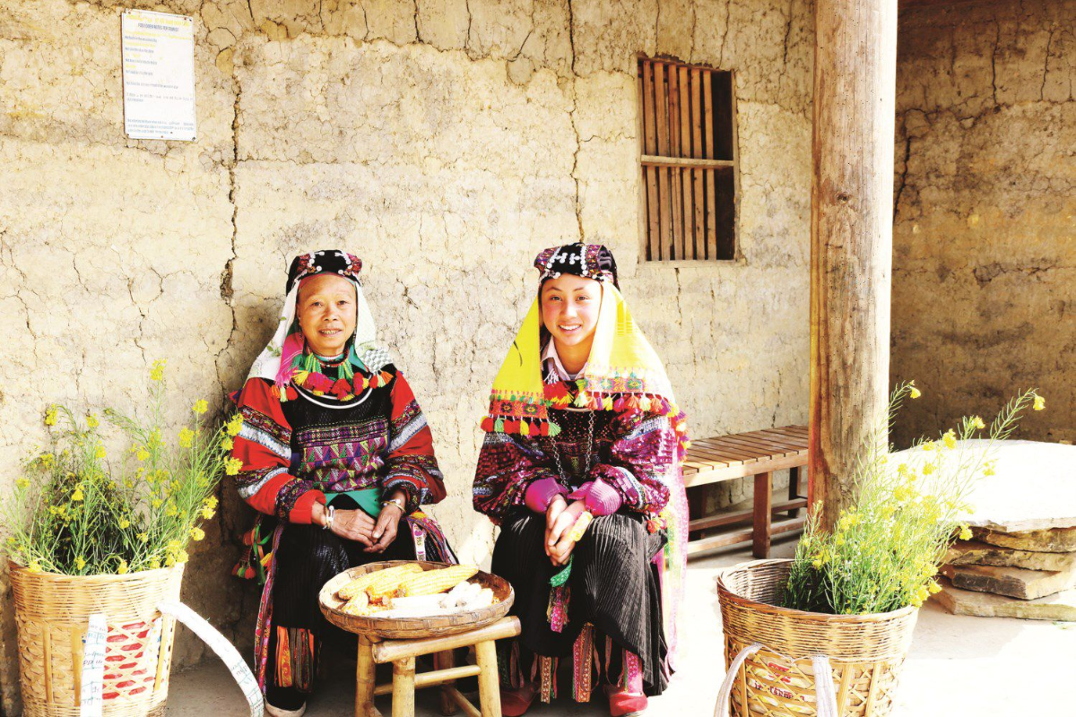 Lo Lo Women in Ha Giang