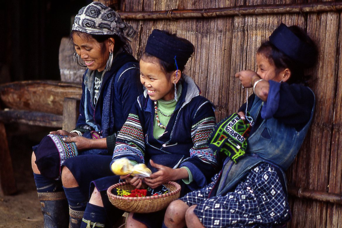 Black H'Mong women in Sin Chai Village