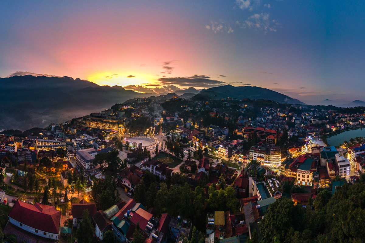 Fiery sunset over Sapa’s mountains