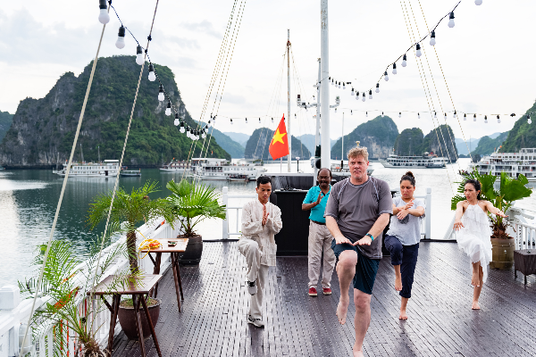 2D1N HERA CLASSIC BOUTIQUE CRUISE HALONG - photo 2