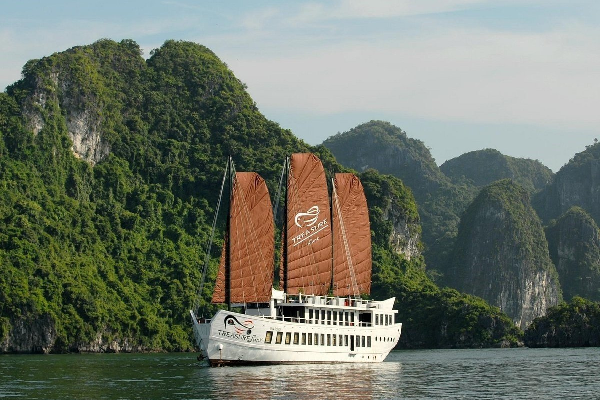 2D1N Treasure Junk Cruise Bai Tu Long Bay - photo 3