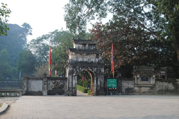 Hoa Lu, Tam Coc,  Bich Dong Day Tour - photo 2