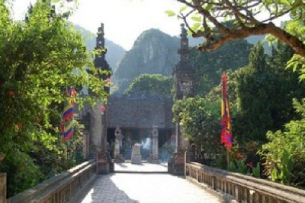 Hoa Lu, Tam Coc,  Bich Dong Day Tour - photo 4