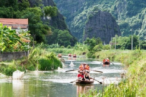 Hoa Lu, Tam Coc,  Bich Dong Day Tour - photo 10