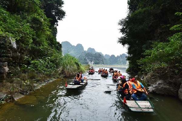 Trang An - Hang Mua Cave Day Tour - photo 2