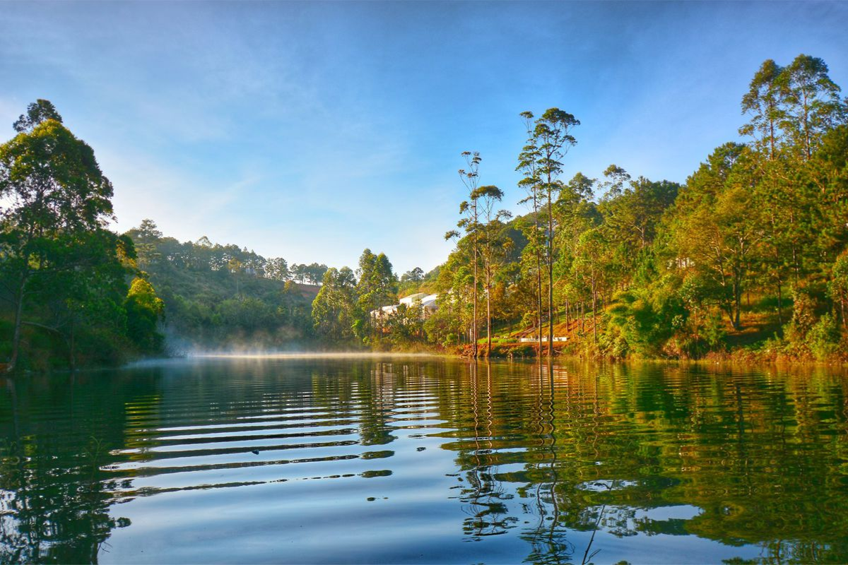 Stunning view of Tuyen Lam Lake